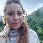 Profesora en áreas de comprensión lectora, redacción de textos y trabajo sobre la escritura, comunicación y lenguaje en general